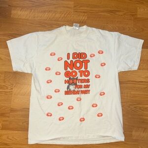 HOOTERS 🦉 T SHIRT